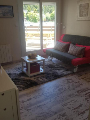 Apart T2 pied pistes Pyrénées 2000 récemment rénové Wifi Bolquère